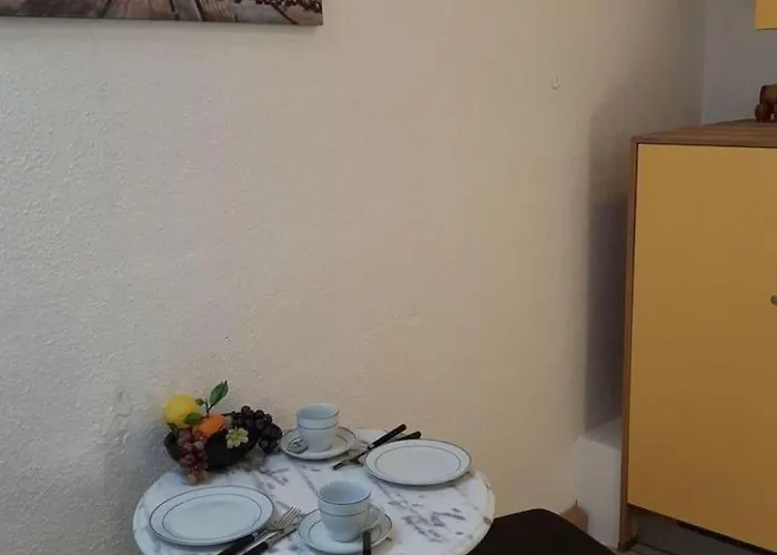 Apartment Am Schlosspark By Interhome